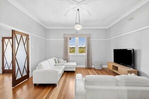 تلفزيون ذكي