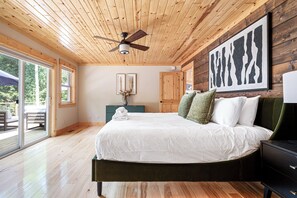 5 bedrooms, iron/ironing board, free WiFi, bed sheets