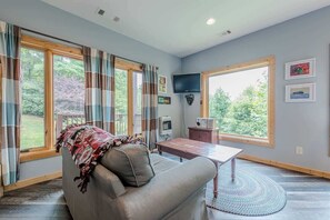 Smart TV, fireplace, table football, offices - STERLING LODGE - LUXURY MOUNTAIN VIEW CABIN (Sautee Nacoochee)