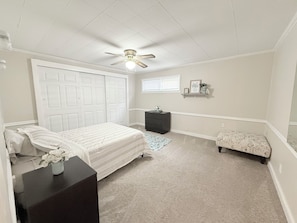 2 bedrooms, iron/ironing board, WiFi, bed sheets