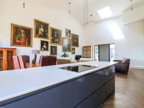 Interior - Number 3 The Barn House (Aylesbury)