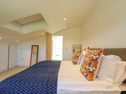 Number 3 The Barn House