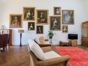 Living area - Number 3 The Barn House (Aylesbury)