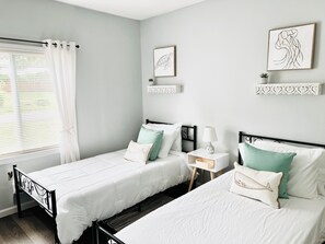 3 bedrooms, iron/ironing board, free WiFi, bed sheets
