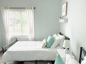 Iron/ironing board, WiFi, bed sheets