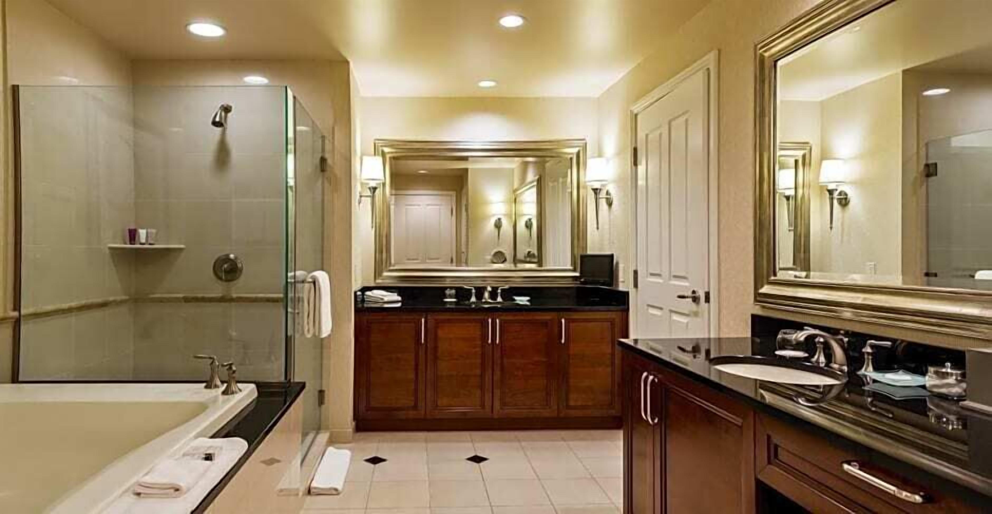 Suite Executive, balcone, vista piscina | Bagno