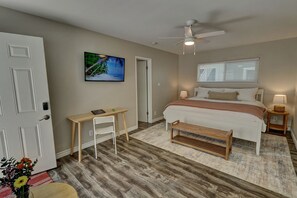 5 bedrooms, WiFi, bed sheets - Family-Friendly Beach Duplex (Newport Beach)