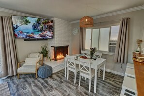 Interior - Family-Friendly Beach Duplex (Newport Beach)