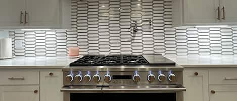 Micro-ondes, four, plaque de cuisson, lave-vaisselle