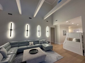 Interior - The Kentwood- A Luxury Home in Baton Rouge- minutes from LSU and downtown! (Baton Rouge)