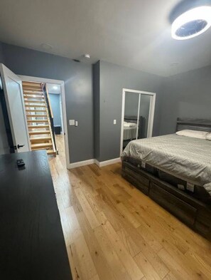 4 Schlafzimmer, Bügeleisen/Bügelbrett, WLAN, Bettwäsche