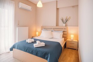 1 bedroom, desk, iron/ironing board, travel crib - Onda Blu Loutraki_Greece_Relax, View & Park_5 min to the beach! (Loutraki)