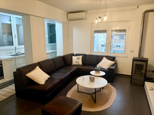 Cozy 2-bedroom apartment in center Durres