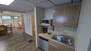 Private kitchen - Large 2-bedroom lower unit with fast WI-FI & in unit washer/dryer (Baraboo)