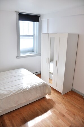 1 sovrum, internet och sängkläder