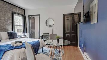 Iron/ironing board, travel crib, WiFi, bed sheets