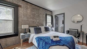 Iron/ironing board, travel crib, WiFi, bed sheets