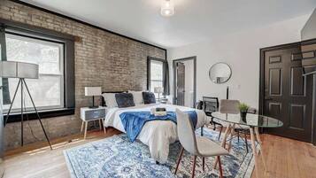 Iron/ironing board, travel crib, WiFi, bed sheets