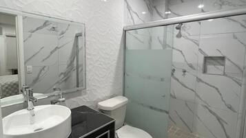 Triple Room | Bathroom | Shower, towels, soap, shampoo