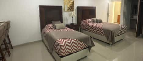 Superior Studio Suite | Ruang kerja komputer riba, Wi-fi percuma, cadar katil