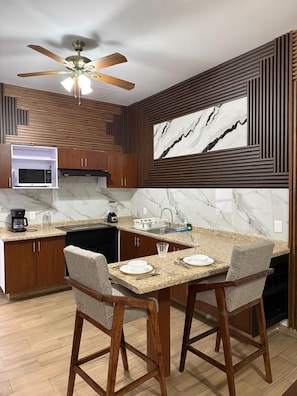 Family Apartment | Private kitchen - La casa de las palmeras (Guadalajara)