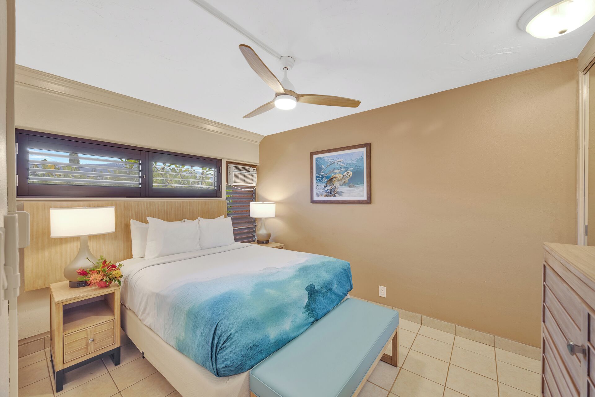 Condo clássico, 1 quarto, varanda coberta, vista para o oceano | Ferros/tábuas de passar roupa, Wi-Fi de cortesia, roupa de cama