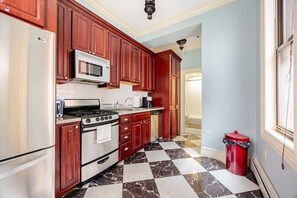 Oven, coffee/tea maker