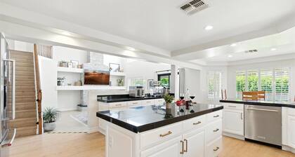 Splash Canyon - Splash Pad & Tons of Games - Gym