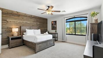 6 bedrooms, desk, iron/ironing board, travel cot