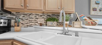 Relaxing Walk-In Condo •Community Pool • Pet Friendly