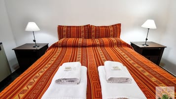 1 habitación, acceso a internet y ropa de cama