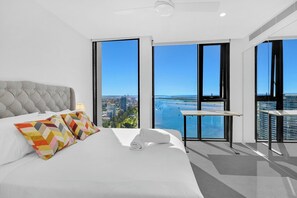 2 bedrooms, iron/ironing board, WiFi, bed sheets - Brand New High-level Ocean View 2BR Retreat (Southport)