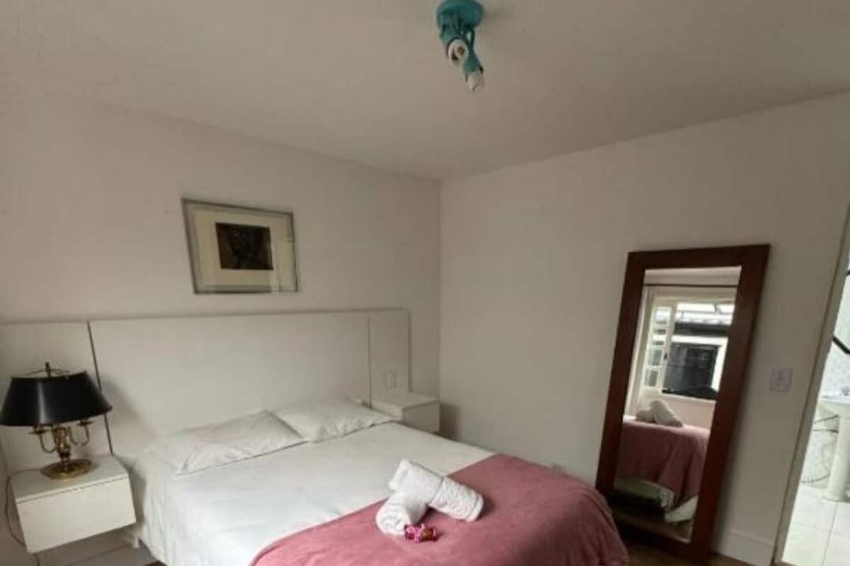 Chambre Double, patio, vue montagne