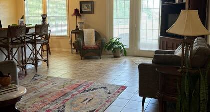 Charming 3-bedroom house with AC east of Ada, four miles from Mercy Hospital