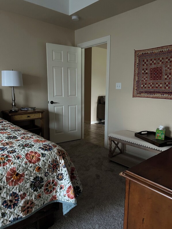 مكواة/لوح كي وواي فاي وملاءات أسرّة