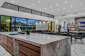 House (1 Bedroom) | Interior