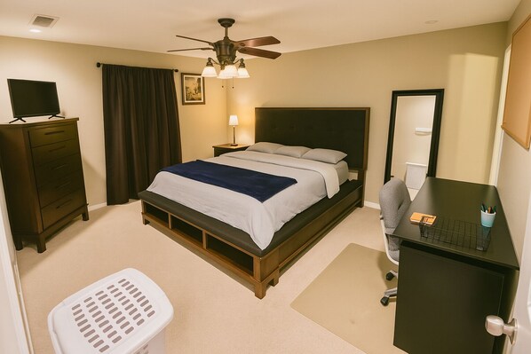 3 bedrooms, desk, iron/ironing board, free WiFi