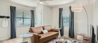 Blissful Arose- walk to the trails and square!