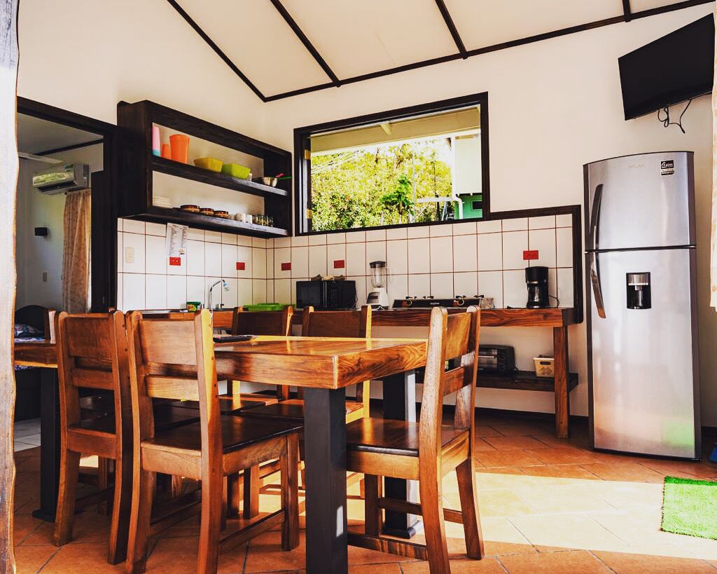 Micro-ondes, four, plaque de cuisson, grille-pain