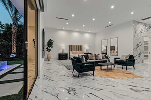 独立别墅 (Multiple Bedrooms) | 住宿内部