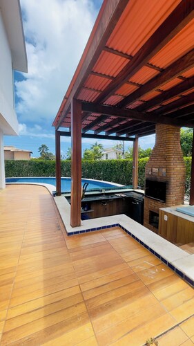 Paradise! High-end house in a seaside condominium.