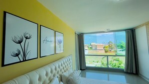 4 bedrooms, internet, bed sheets