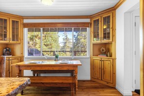 Interior - Sauna, Lake Views + Firepits Near Lake Arrowhead Village Zurich Drive by Avantstay (Lake Arrowhead)