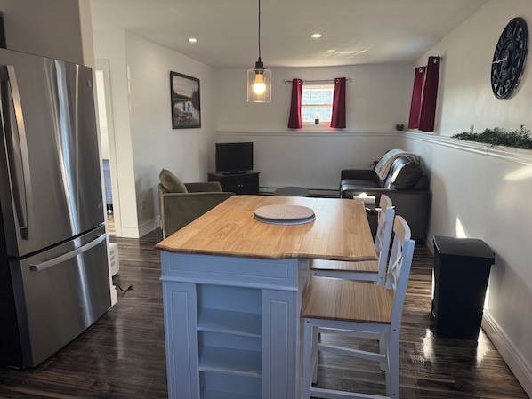 Interior - This Lil Apartment - Stay Close to Airport, Beach, and Gros Morne Adventures (Deer Lake)
