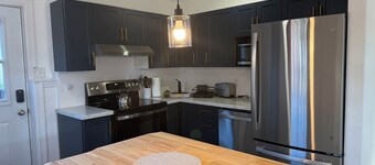 This Lil Apartment - Stay Close to Airport, Beach, and Gros Morne Adventures