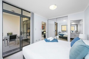 2 Schlafzimmer, Schreibtisch, Bügeleisen/Bügelbrett, kostenloses WLAN