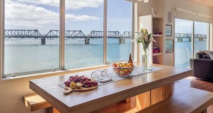 The Boatshed - Tauranga City's tranquil hideaway