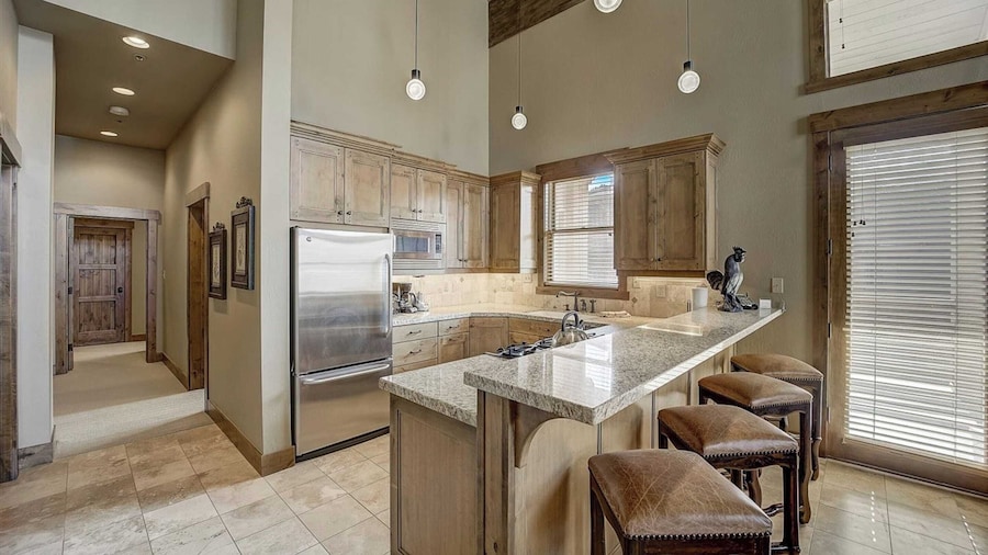 7 Condos, Ski-in/ski-out + Hot Tubs Sleeps 30 Mont Cervin by Avantstay