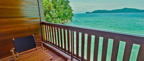 Deluxe Double or Twin Room, Balcony, Sea View | In-room safe