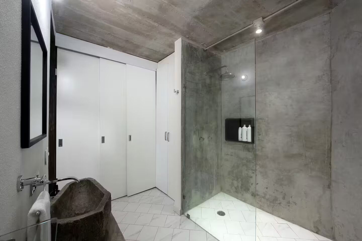 Deluxe Studio, Ground Floor | Bathroom | Shower